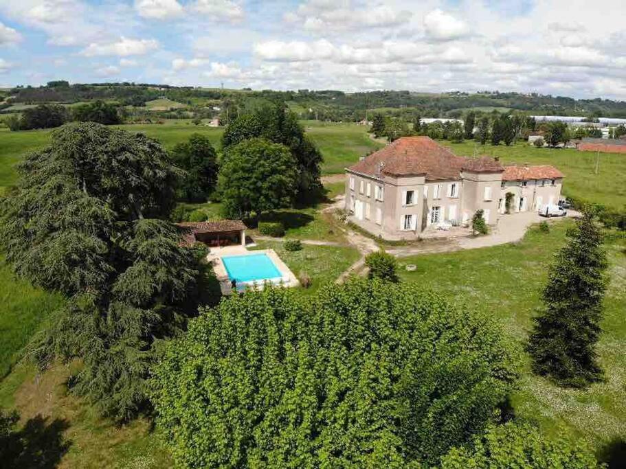 Chateau D'Issandou Golfech Exterior photo
