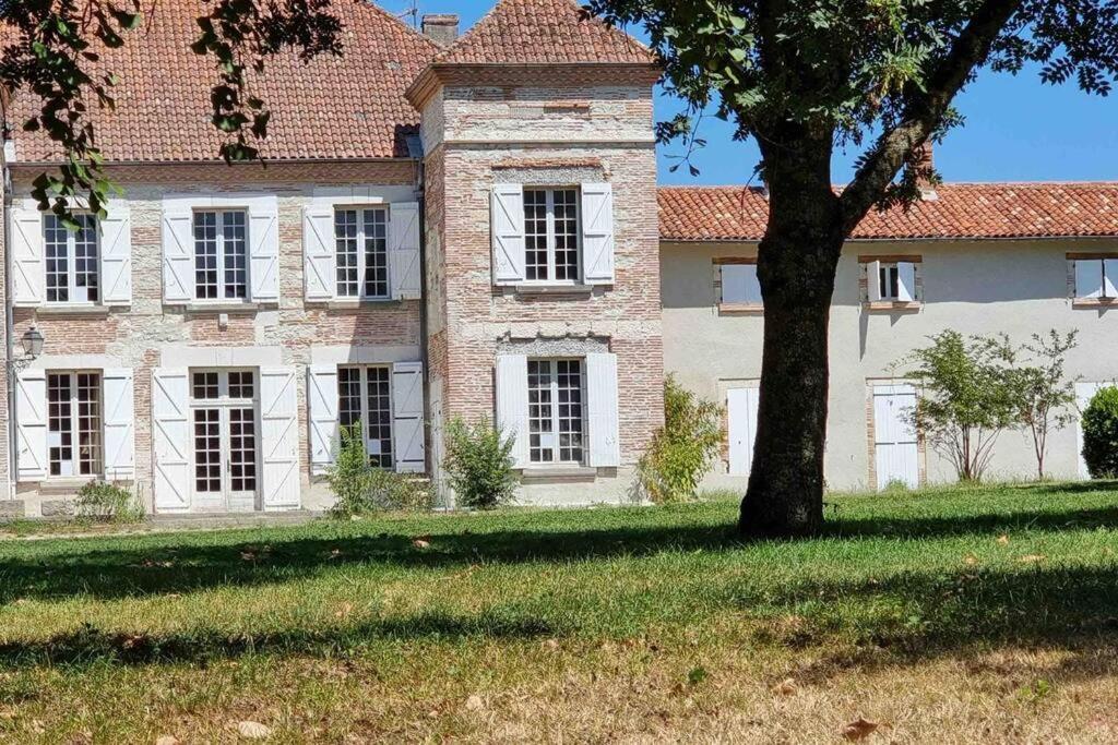 Chateau D'Issandou Golfech Exterior photo